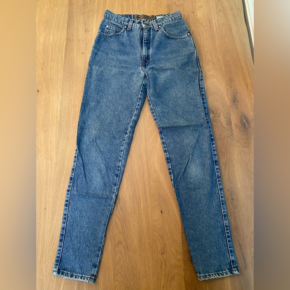 VINTAGE 90’s Levi’s 900 Series High Waist Tapered Leg